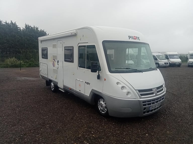 image for A CLASS PILOTE MOOVEO 6 BERTH 08 PLATE 