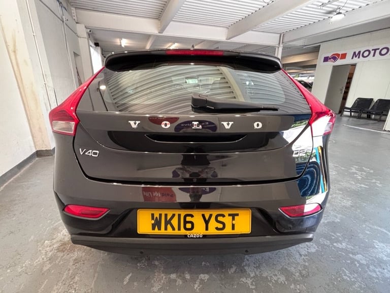 2016 16 VOLVO V40 2.0 D2 SE LUX HATCHBACK 5DR DIESEL MANUAL EURO 6 (S/S) (120 PS
