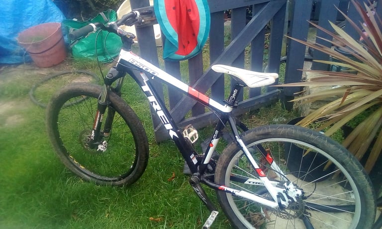 Trek 8500 mountain bike