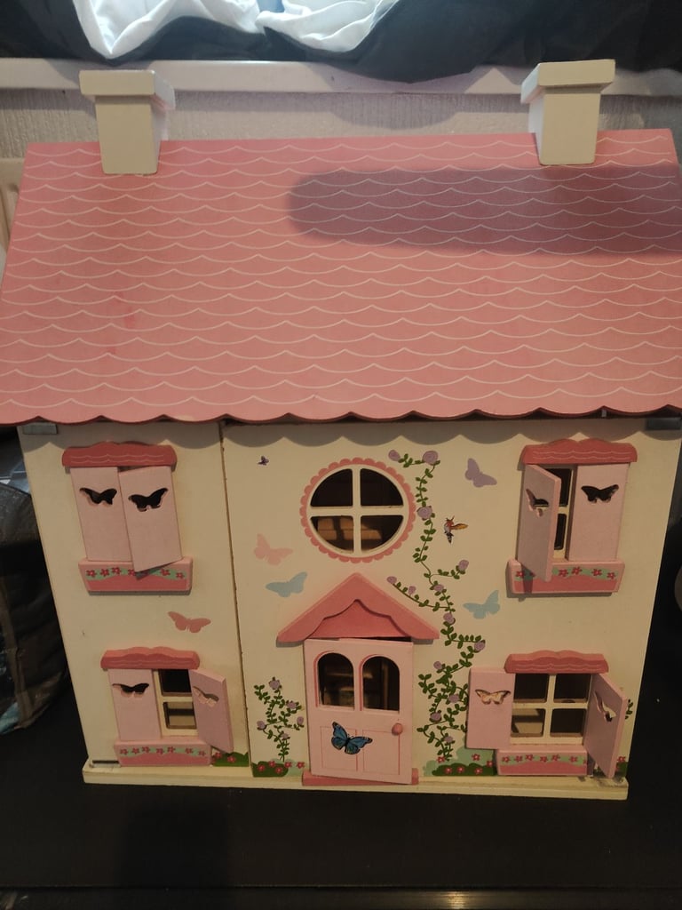 Dolls house only £10