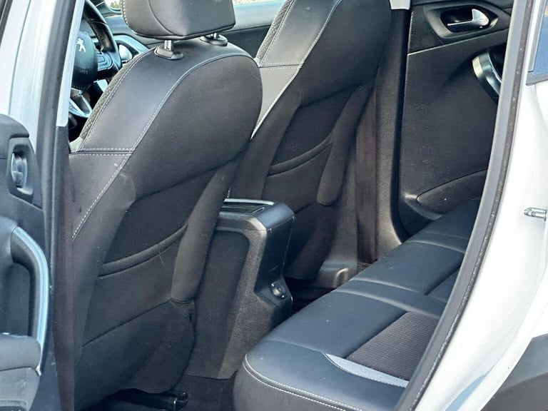 PEUGEOT 2008 1.5 BlueHDi Allure Premium Euro 6 (s/s) 5dr 2018