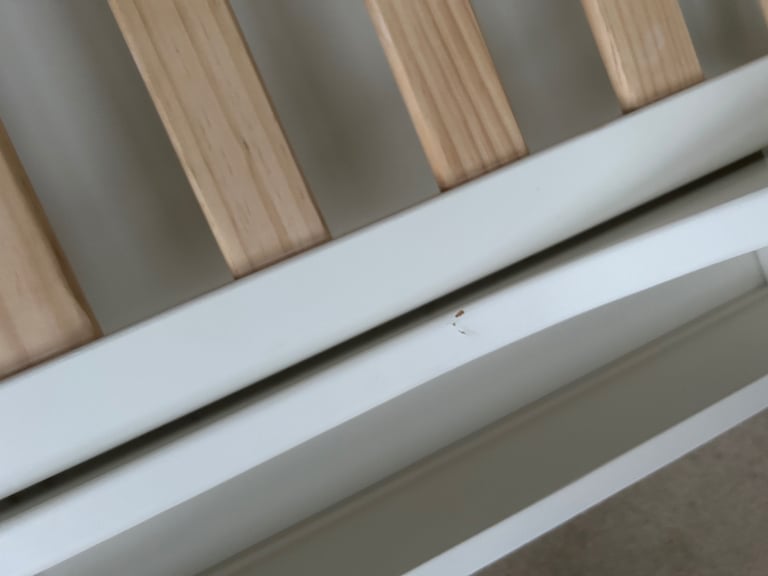 Silver Cross Nostalgia sleigh cotbed