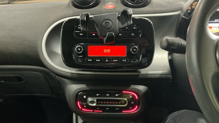 FINANCE AVAILABLE - VERY LOW MILEAGE SMART FORFOUR