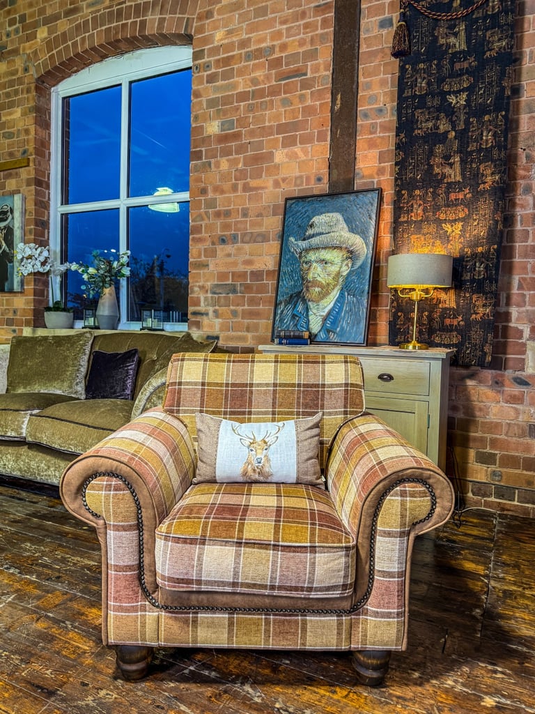 image for County Living Accent Armchair -Excellent Condition 