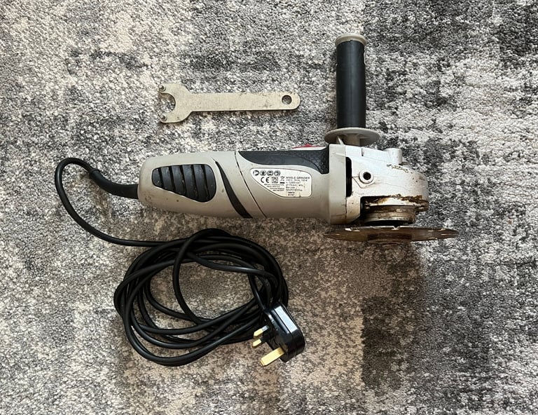 image for 750W Angle Grinder | PAG750A Corded Powerful Hand Grinder Whizzer Power Tools
