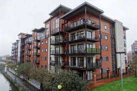 2 Bed 2 Bathroom Flat with two parking bays availble 7th November Woden St M5 4UU