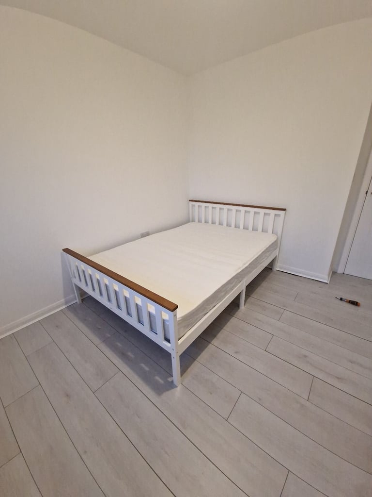 Large double room with en-suite 