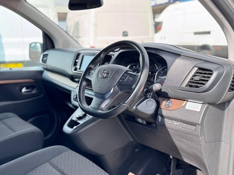 2020 Toyota PROACE CITY Verso 2.0D Family Medium MPV 5dr Diesel Auto MWB Euro 6 (s/s) (8 Seat) (1...