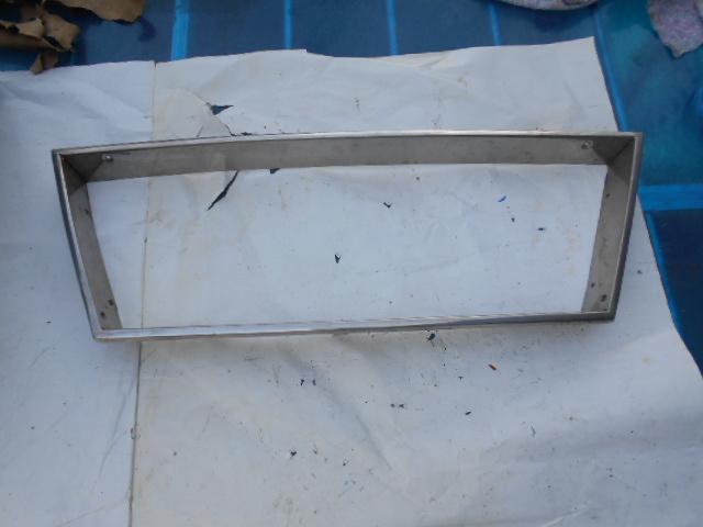 Front grill De Tomaso Deauville