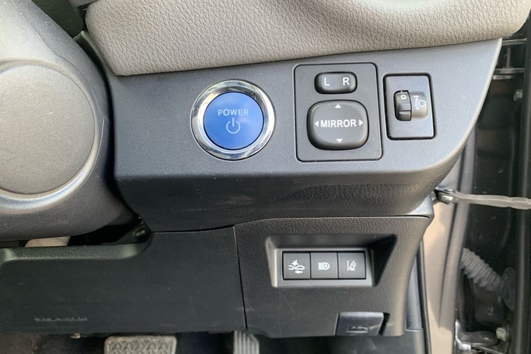 2018 Toyota Yaris 1.5 Hybrid Icon Tech 5dr CVT Hatchback PETROL/ELECTRIC Automatic