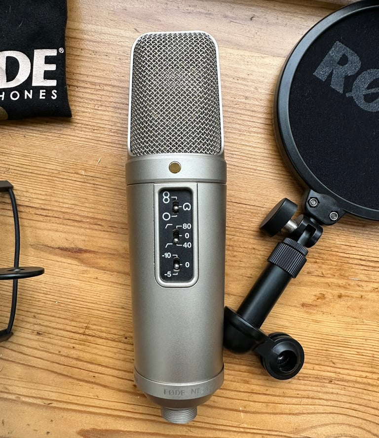 Rode NT2-A Condenser Microphone Studio Solution Pack + Stand + cover