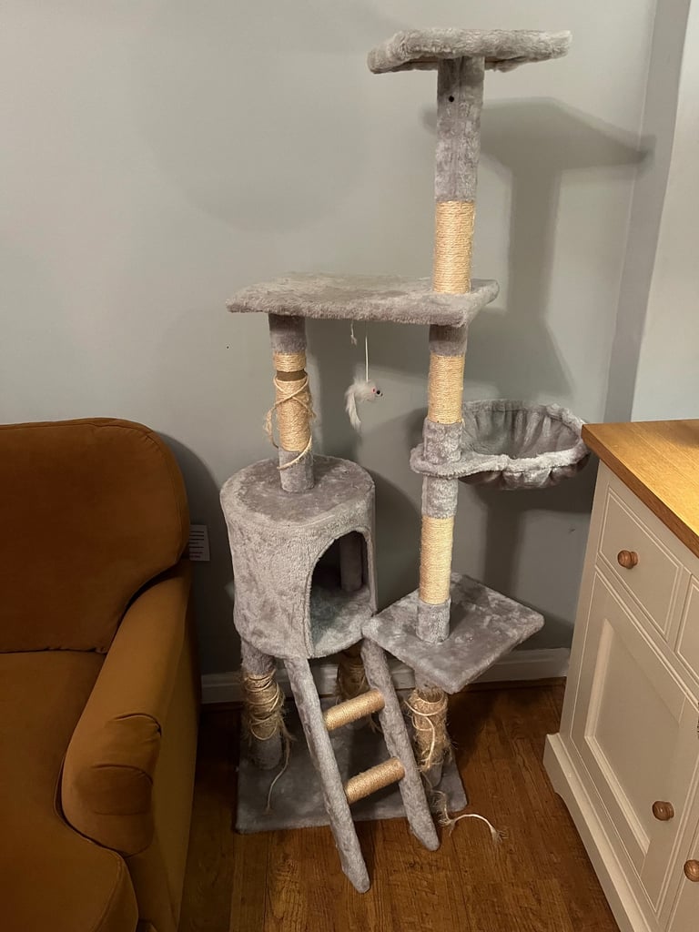 Cat tree