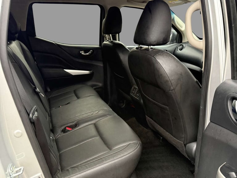 2018 Nissan Navara Double Cab Pick Up Tekna 2.3dCi 190 4WD Auto PICK UP DIESEL Automatic