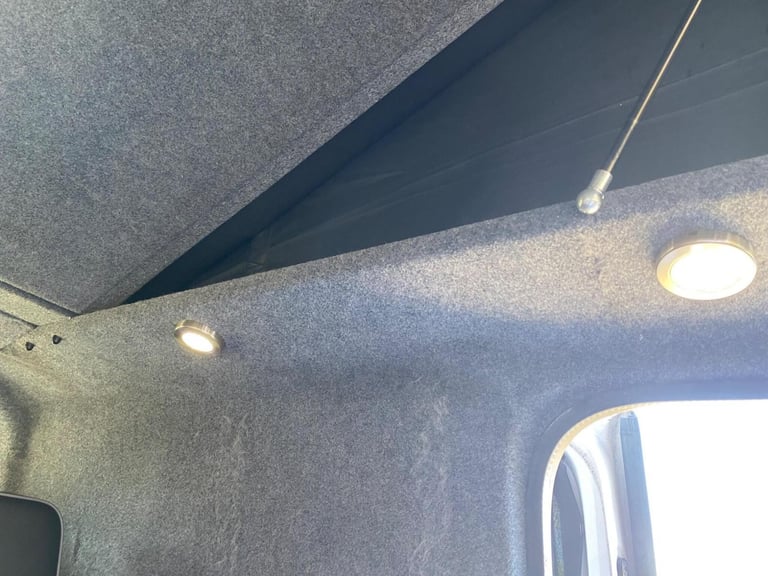 2010 Volkswagen Transporter 5 Belts, 4 Berth Campervan