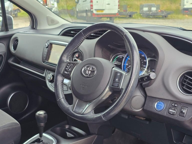 2016 Toyota Yaris 1.5 VVT-h Icon Hatchback 5dr Petrol Hybrid E-CVT Euro 6 (101 ps) Hatchback Hybr...
