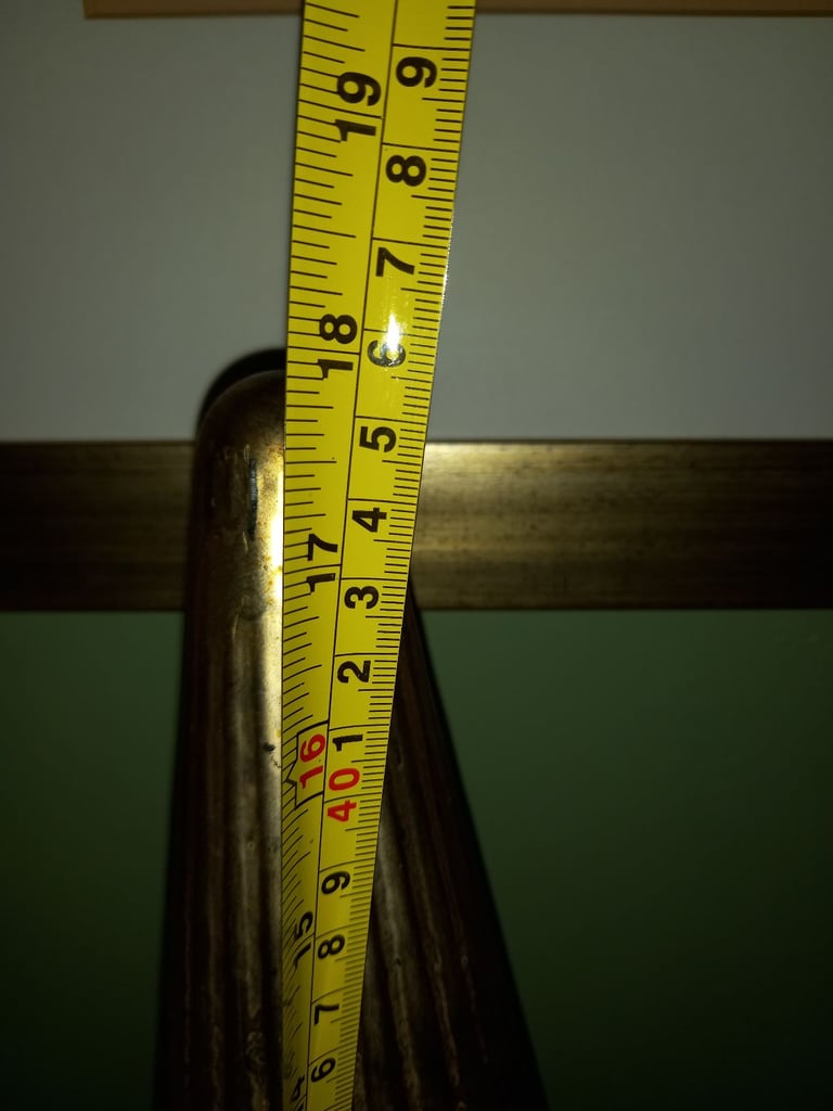 Modern style set of 3 gold Christmas  tree ornaments 50% RRP