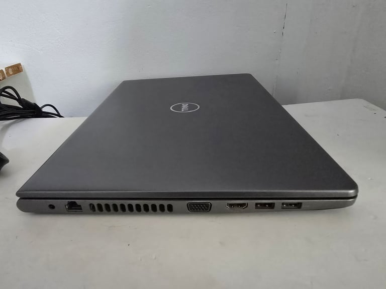 Fast Dell Vostro Laptop 15.6" display 8GB DDR4 RAM 128GB SSD Win 11 Pro