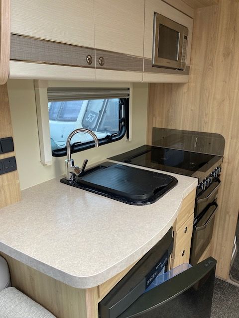 Elddis crusader aurora 4berth caravan 2016 (single axle)