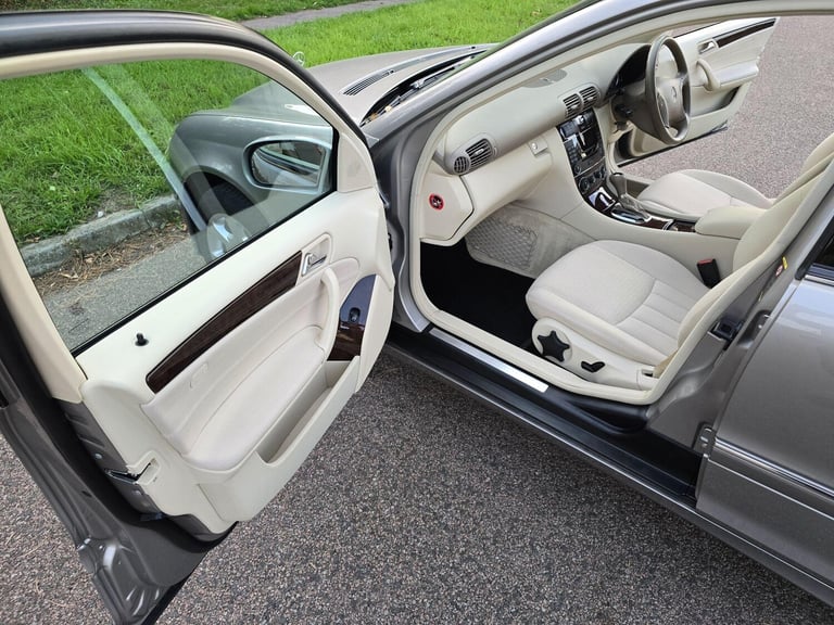 2006 Mercedes-Benz C Class 1.8 C180 Kompressor Elegance SE 4dr SALOON Petrol Automatic