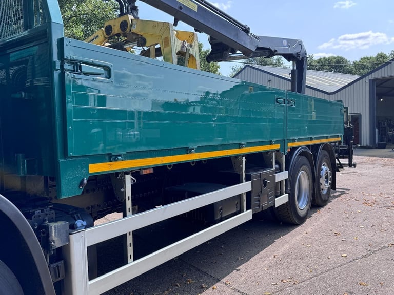 2015 DAF CF 75.330 D/S WITH HMF 1430 CRANE