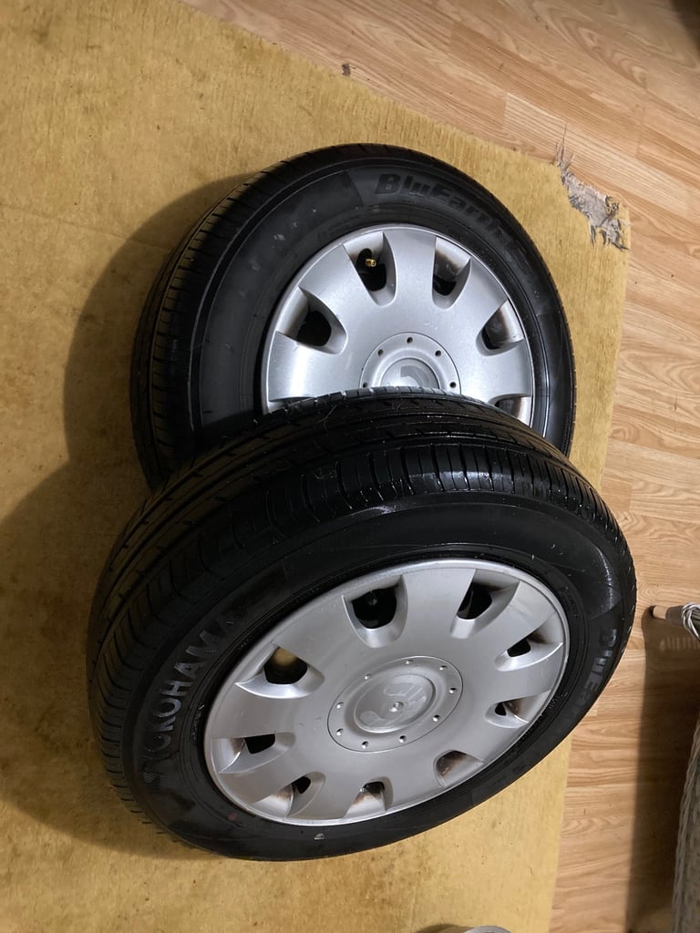 2 x VW Golf Mk5 15” Steel Wheels & Yokohama Tyres 195 65 15