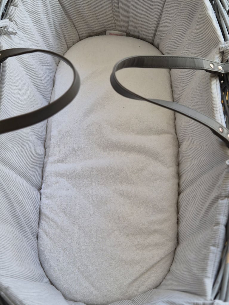 Moses basket Mamas & Papas with mattress, protextor and sheets