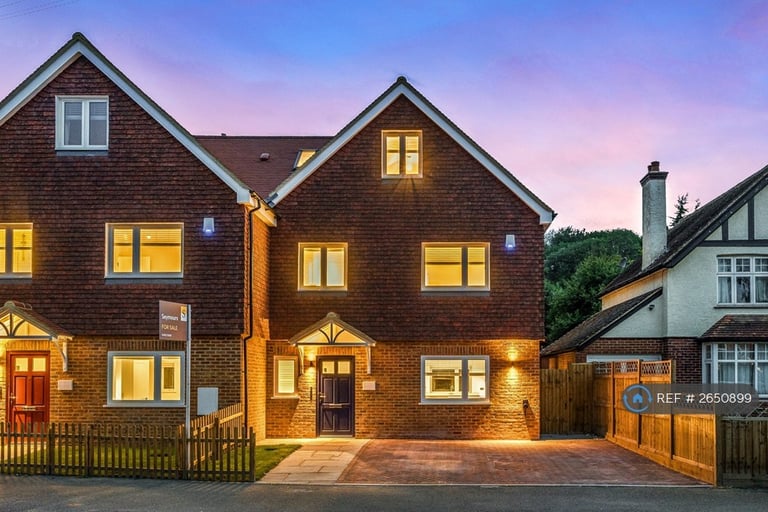 3 bedroom house in Redwood, Guildford, GU5 (3 bed) (#2650899)