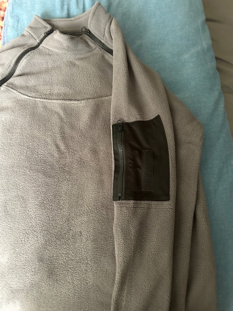 Men’s Grey sweater
