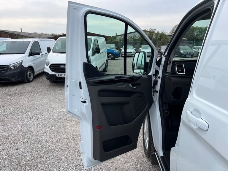 2023 Ford Transit Custom 2.0 300 EcoBlue Limited Panel Van 5dr Diesel Manual L2 H1 Euro 6 (s/s) (...