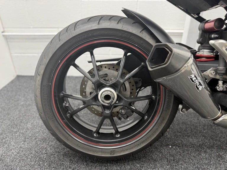 Triumph Speed Triple 1050 ** Nice Condition - 1 Owner - Warranty **