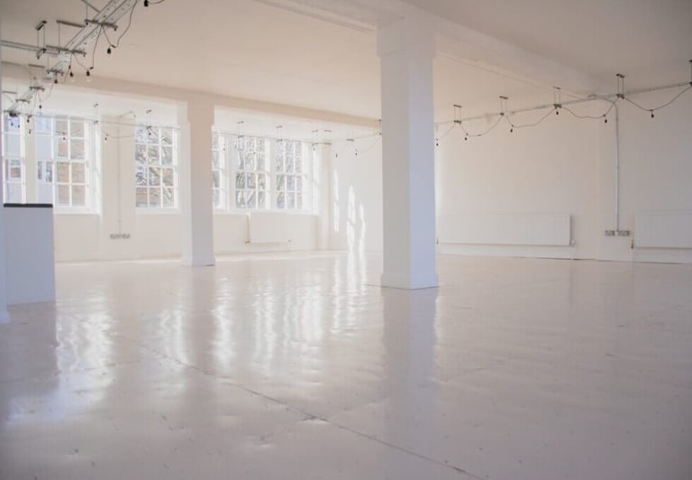 Rent Serviced Offices From 28 to 85 Desks in Old Street EC1V with All Inclusive Pricing