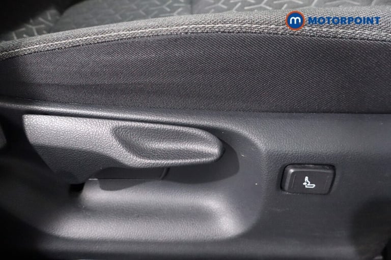 2023 Toyota Yaris Cross 1.5 Hybrid Design 5dr CVT Estate Hybrid Automatic