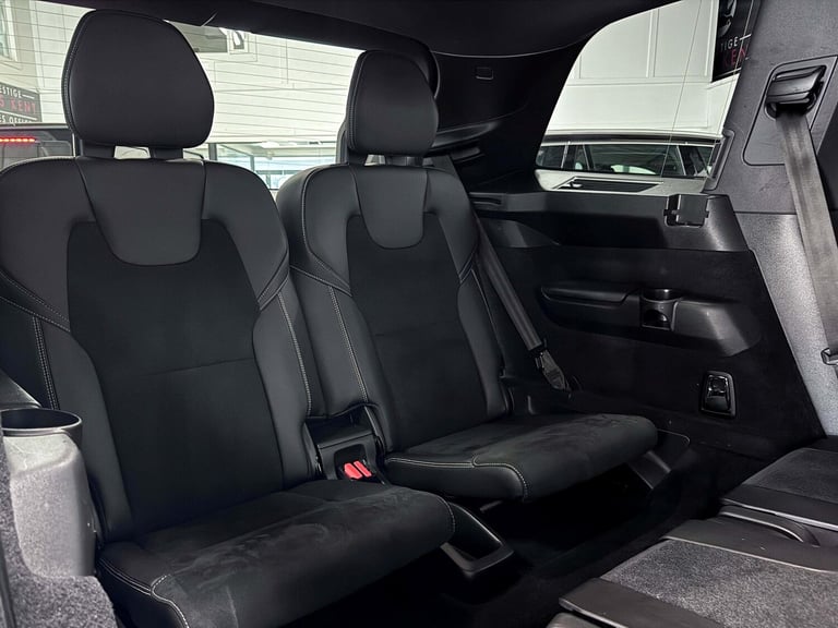 2022 Volvo XC90 2.0h T8 Recharge 18.8kWh R-Design SUV 5dr Petrol Plug-in Hybrid Auto 4WD Eu ESTAT...