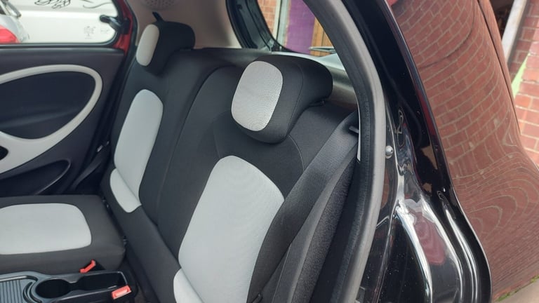 RED SMART FORFOUR 1.0 PASSION FREE TAX ALLOYS BLUETOOTH CRUISE 84K FSH 2015