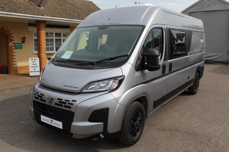 Auto-Trail Expedition 67 FLEX DIESEL MANUAL 2025