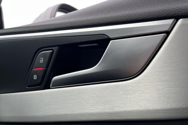 2019 Audi A4 40 TDI S Line 5dr S Tronic ** Paddle Shifters - Bluetooth / USB Connection Estate Di...