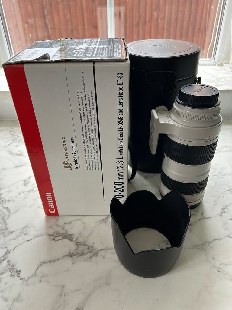 Canon EF 70-200mm f/2.8 L USM – Legendary Pro Telephoto Zoom – Boxed with Hood & Case