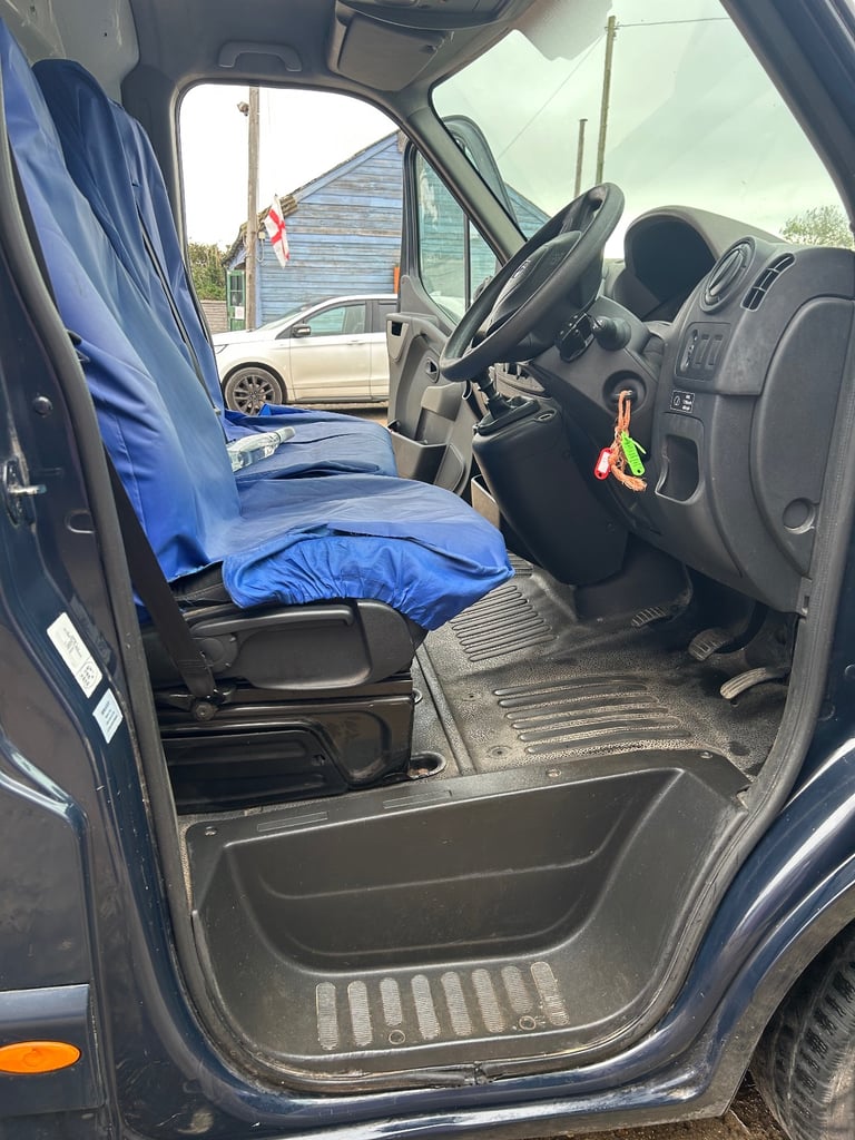 Renault Master 3.5T horse box Van 2012