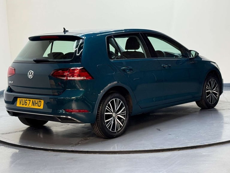 2017 Volkswagen Golf 1.6 TDI BlueMotion Tech SE Nav Euro 6 (s/s) 5dr Hatchback Diesel Manual