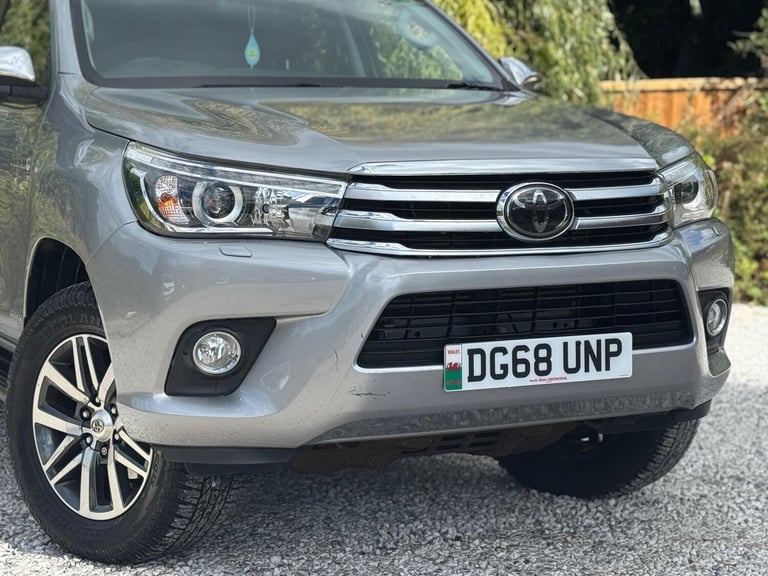 2018 Toyota Hilux 2.4 D-4D Invincible Auto 4WD Euro 6 (s/s) 4dr (TSS) PICK UP Diesel Automatic