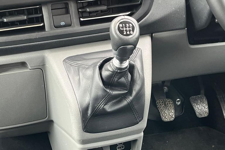 2024 Ford Tourneo Custom 320 Titanium L1 SWB 8 Seat Minibus FWD 2.0 EcoBlue 136ps Low Roof, FORD ...