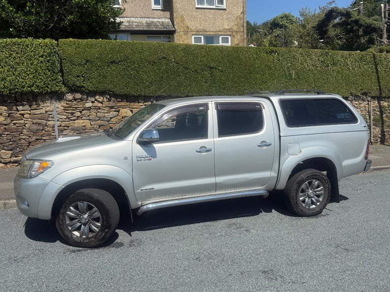 2007 TOYOTA HILUX INVINCIBLE DOUBLE CAB D/C 3.0 D4-D MANUAL 4X4 SILVER