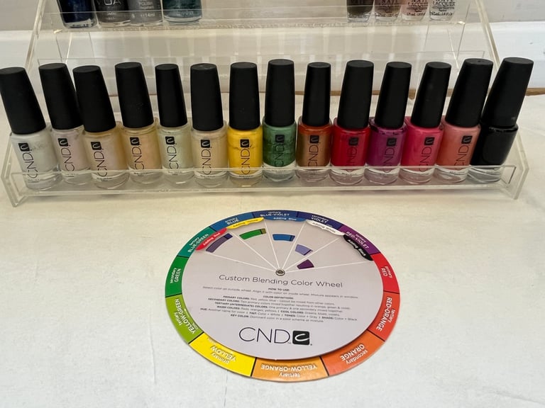 CND NAIL POLISH x 14 BOTTLES WITH BLENDING COLOUR WHEEL
