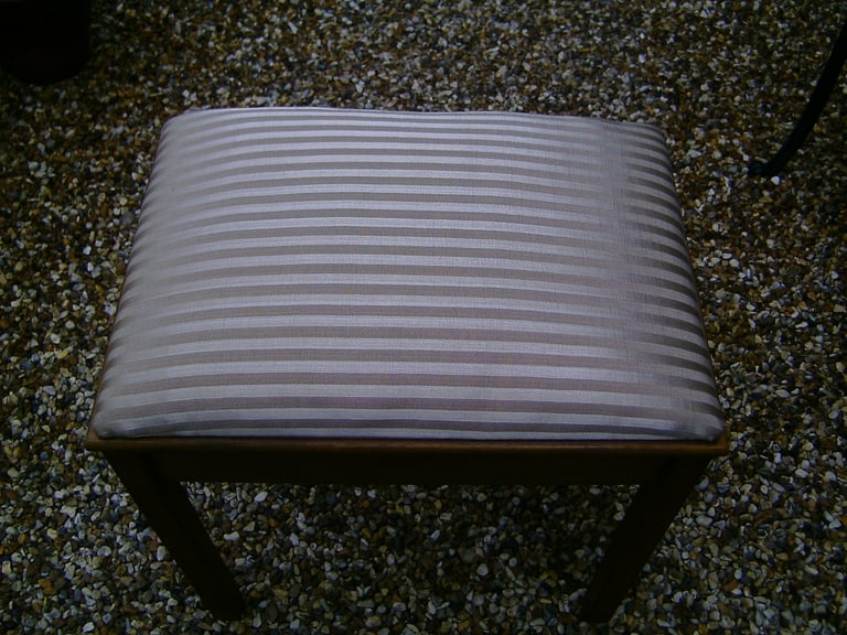 Dressing table stool / piano stool with storage