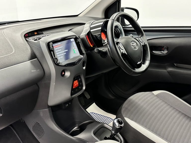 2020 Toyota AYGO 1.0 VVT-i X-TREND FUNROOF X-SHIFT AUTO FIVE DOOR 70 BHP Hatchback Petrol Automatic