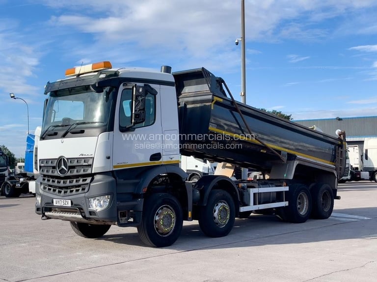 2017 (17) MERCEDES-BENZ AROCS 3240K TIPPER