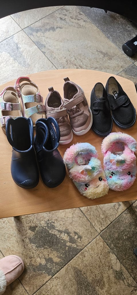 Free kids shoes uk size 8