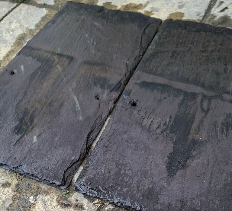 Welsh Slate 20 x 10 x 8mm   reclaimed roof tiles