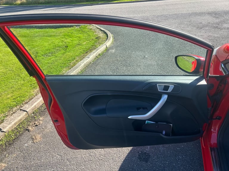 2012 Ford Fiesta 1.4 Zetec 3dr HATCHBACK Petrol Manual