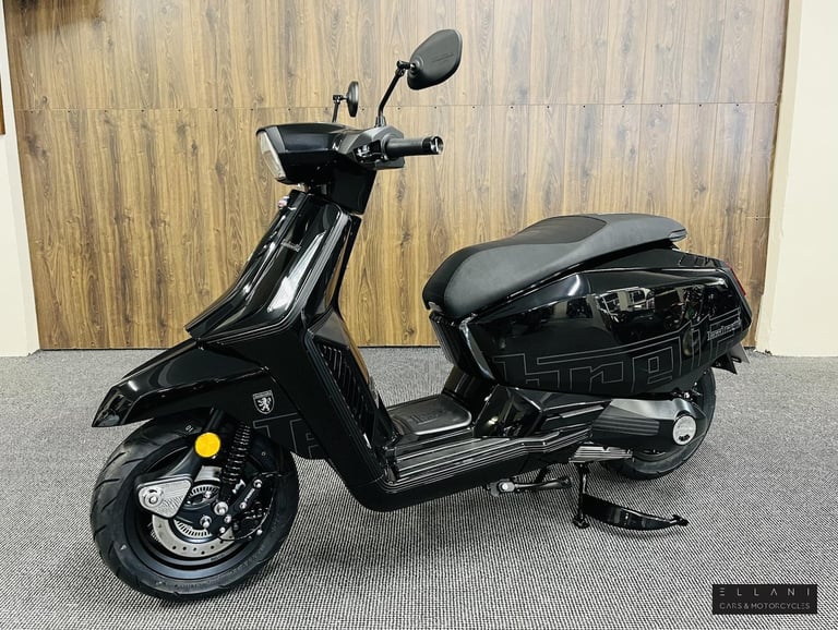 2025 Lambretta X 300 300 Scooter Petrol Automatic Euro 5 (25 ps) Scooter Petrol Automatic